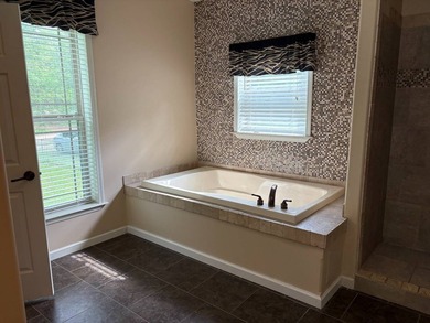 Well-maintained 2013 modular home featuring 3 bedrooms, 2 - photo 25