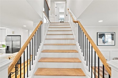 Welcome to a gorgeous reinvention of an 1880 gem in the heart of - photo 25