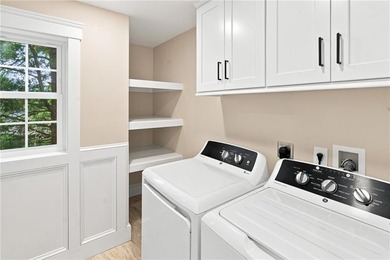 Welcome to a gorgeous reinvention of an 1880 gem in the heart of - photo 31