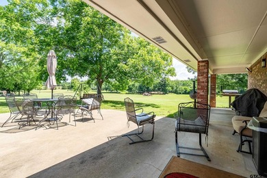 Experience peaceful country living with this beautifully crafted - photo 33