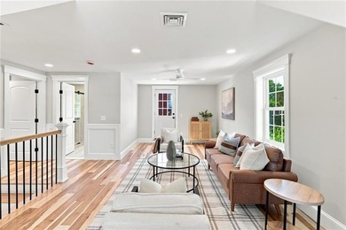 Welcome to a gorgeous reinvention of an 1880 gem in the heart of - photo 44