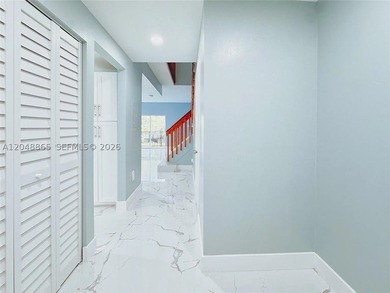 Great and newly renovated 2-bedroom, 2.5-bathroom townhome in - photo 7