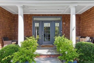 Beautifully designed with a sleek, minimalist style this home - photo 8