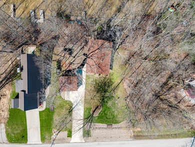 This beautiful, nearly 3,000 square foot cottage-style lakefront - photo 22