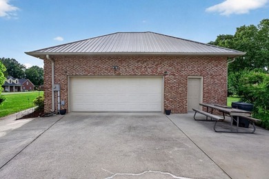 Nestled between Sparta and Cookeville, this charming 3-bedroom - photo 29