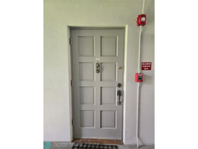 (private lake, pond, creek) Condo For Sale in Hollywood Florida