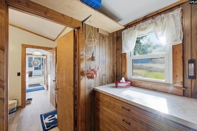 Discover this charming 1982 ranch-style Lake Murray bungalow - photo 35
