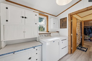 Discover this charming 1982 ranch-style Lake Murray bungalow - photo 39
