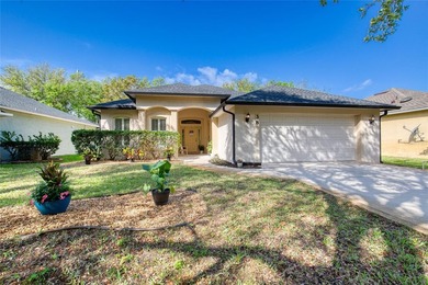 Beautiful 3 Bedroom, 2 Bath, 2 Car Garage Pool Home located in - photo 1