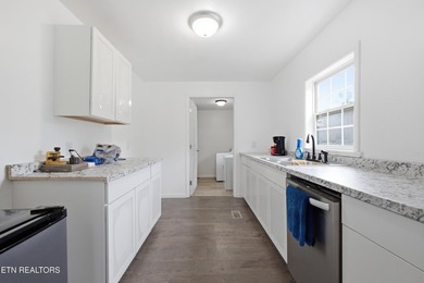 Charming, Affordable Don't miss this 3-bedroom, 2-bath home - photo 5