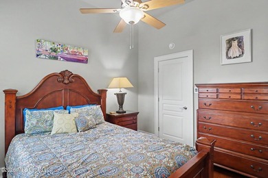 Just one block from the beach, this 2-bed shotgun house in - photo 10