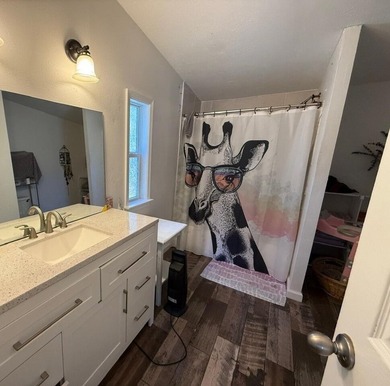 Welcome to 85 E Harborview, ideally positioned in a highly - photo 11