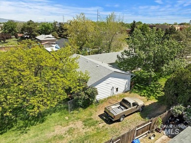 This is one of several properties in the Jewel Sub that are - photo 11