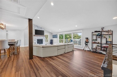Commanding breathtaking panoramic views of the 24-mile marker - photo 12