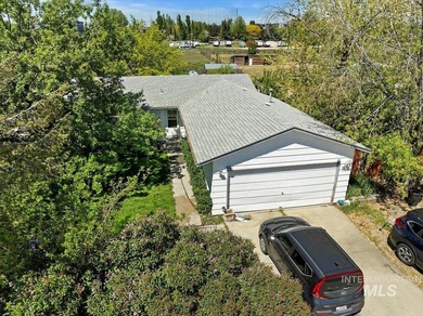 This is one of several properties in the Jewel Sub that are - photo 13