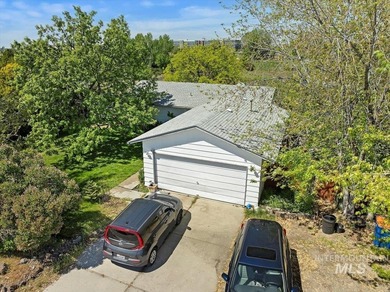 This is one of several properties in the Jewel Sub that are - photo 15
