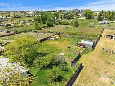 This is one of several properties in the Jewel Sub that are - photo 17