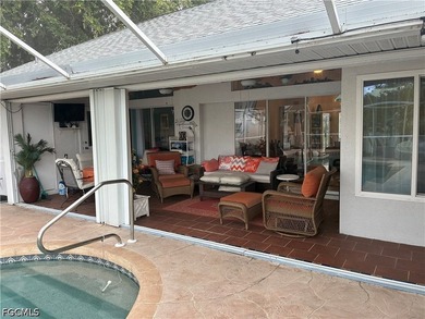 Beautiful Pool home with 3 bedrooms and 2 1/2 baths. White vinyl - photo 22