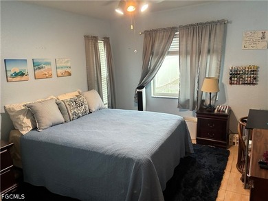Beautiful Pool home with 3 bedrooms and 2 1/2 baths. White vinyl - photo 31