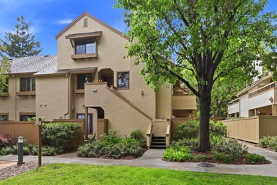 Welcome to this beautifully updated townhouse-style condo - photo 1