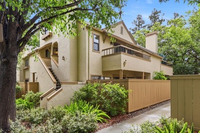 Welcome to this beautifully updated townhouse-style condo - photo 2