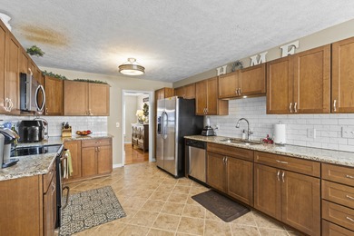 Gorgeous & Spacious 3BR/2.5BA Home in Calmes Estates . Welcome