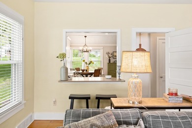 The epitome of a classic 1930s lake cottage, beautifully - photo 19