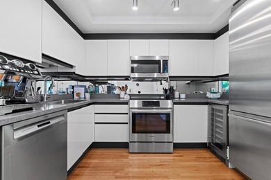 Tucked away in the heart of Kerrisdale, this tastefully - photo 10