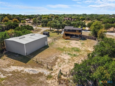 NEW ROOF (2025) and HVAC recently serviced! This spacious home - photo 35
