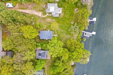 The epitome of a classic 1930s lake cottage, beautifully - photo 40
