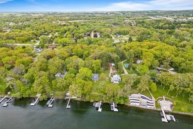 The epitome of a classic 1930s lake cottage, beautifully - photo 41