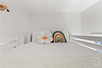 Welcome Home to this newly remodeled 8Bd / 5Ba home located on - photo 44