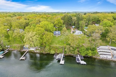 The epitome of a classic 1930s lake cottage, beautifully - photo 44