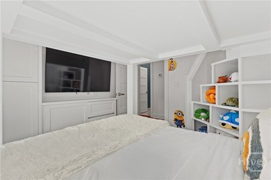 Welcome Home to this newly remodeled 8Bd / 5Ba home located on - photo 45