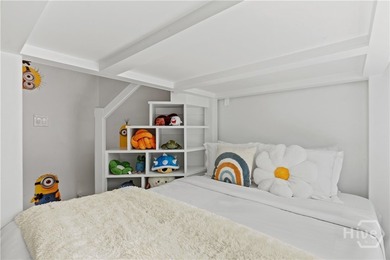 Welcome Home to this newly remodeled 8Bd / 5Ba home located on - photo 46