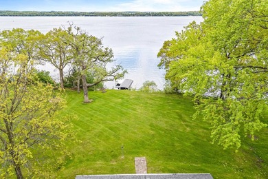 The epitome of a classic 1930s lake cottage, beautifully - photo 49
