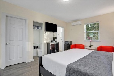 Welcome to a rare oceanfront commercial offering set directly - photo 5