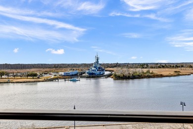 Breathtaking Water Front condo located in the heart of Downtown