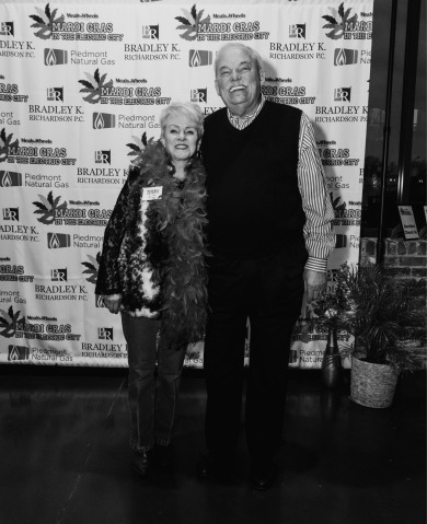 Don and Patty Cleveland with BuyHartwellLake in GA advertising on LakeHouse.com