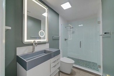 Beautifully updated condo/townhome conveniently located just - photo 11