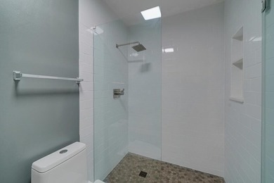 Beautifully updated condo/townhome conveniently located just - photo 12