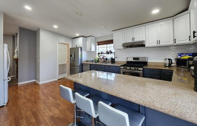 This charming 1998 Silvercrest home offers 1,734 square feet of - photo 6