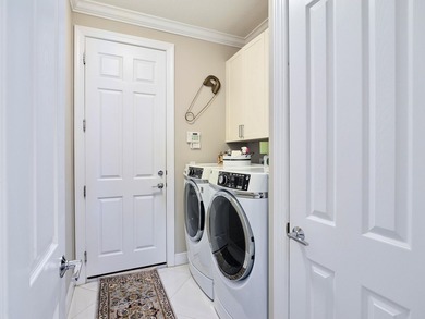 Upscale and designer-finished, this award-winning former model - photo 28