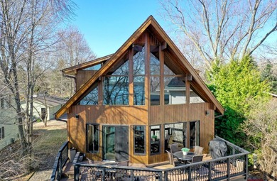 Perfectly perched and nestled upon the serene, exclusive shores - photo 6