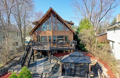 Perfectly perched and nestled upon the serene, exclusive shores - photo 8