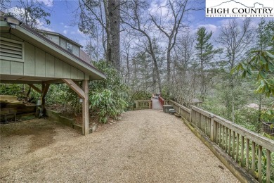 Land Harbors Lake Home For Sale in Newland North Carolina