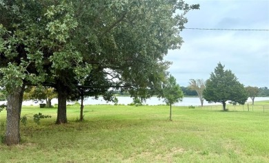 Lake Lot Sale Pending in Mabank, Texas