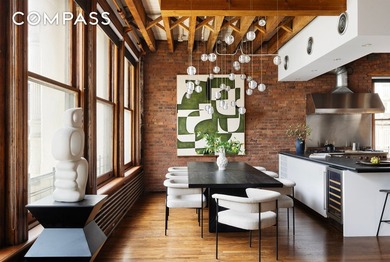 Welcome to this expansive 2,500+ square foot, 3-bedroom - photo 5