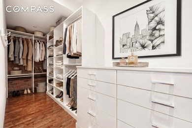 Welcome to this expansive 2,500+ square foot, 3-bedroom - photo 8