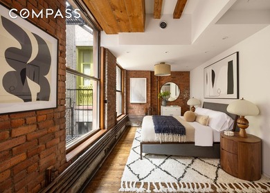 Welcome to this expansive 2,500+ square foot, 3-bedroom - photo 9